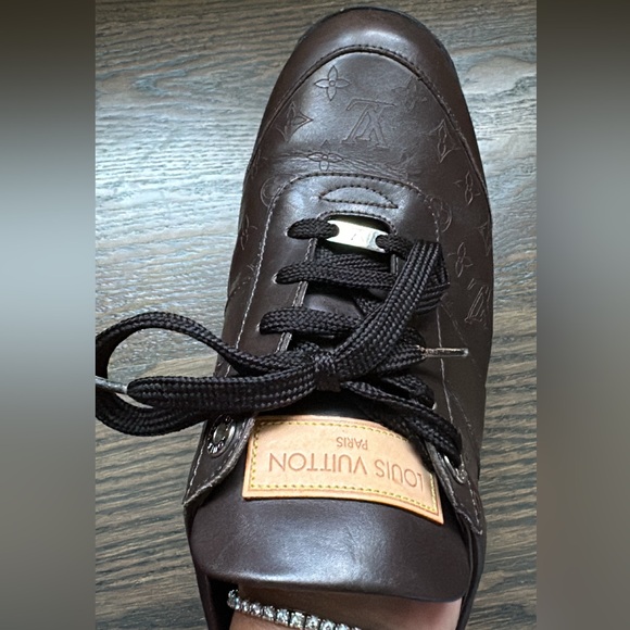 Louis Vuitton Sneaker - Picture 7 of 11